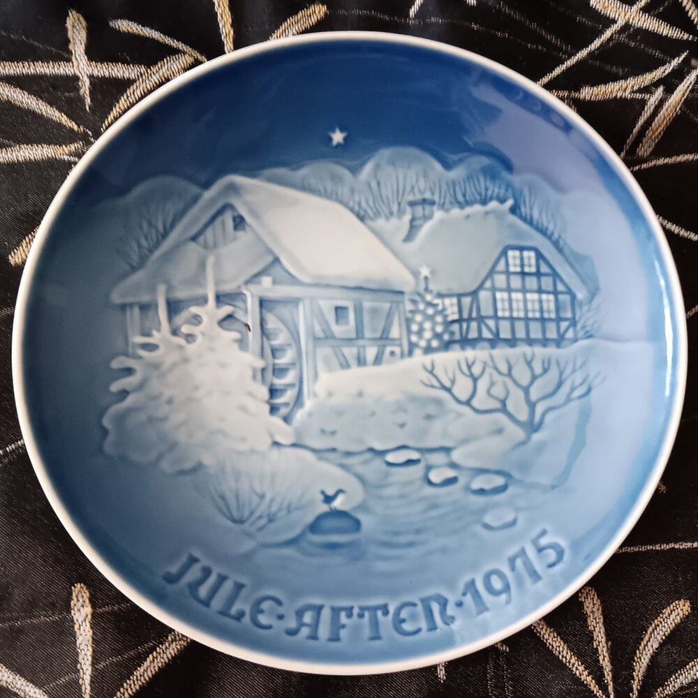 JULE AFTER 1975 B&G BING & GRONDAHL COPENHAGEN DENMARK PLATE OLD WATER MILL